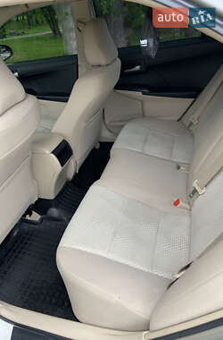 Седан Toyota Camry 2014 в 