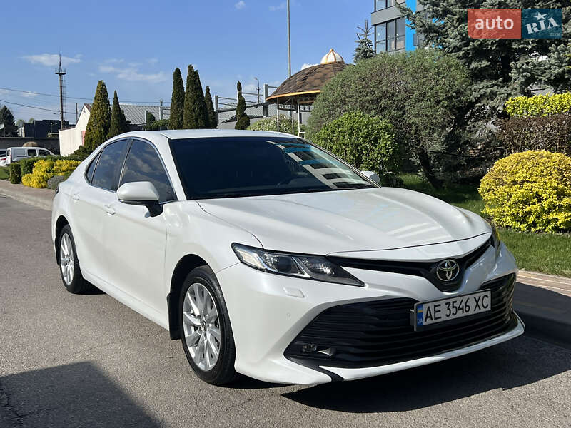 Toyota Camry 2019