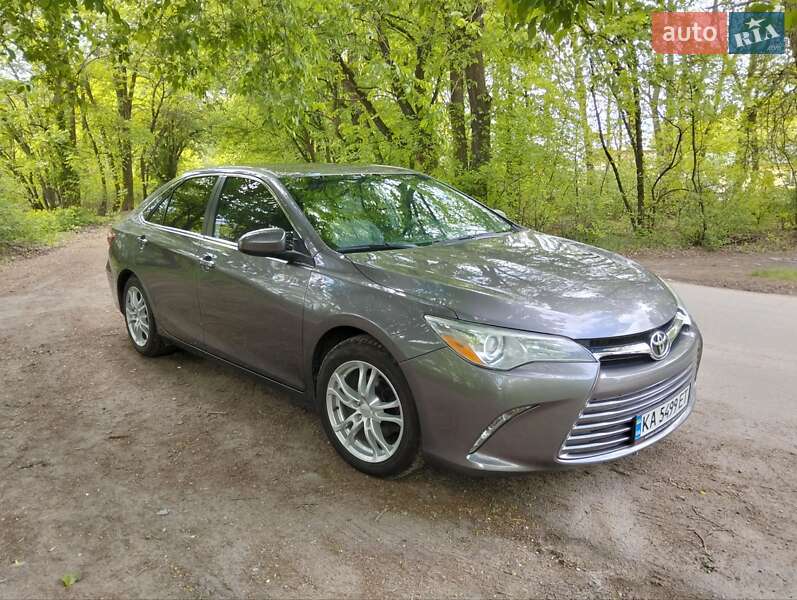 Седан Toyota Camry 2016 в Житомирі