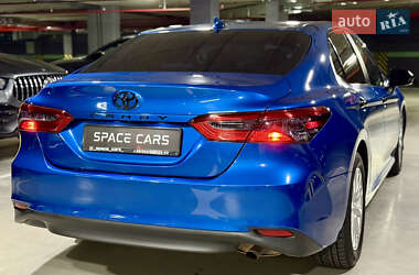 Седан Toyota Camry 2019 в 