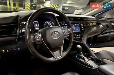 Седан Toyota Camry 2019 в 