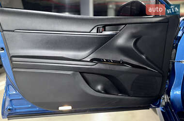Седан Toyota Camry 2019 в 