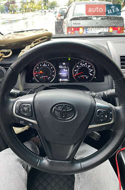 Седан Toyota Camry 2015 в 