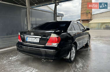 Седан Toyota Camry 2005 в 