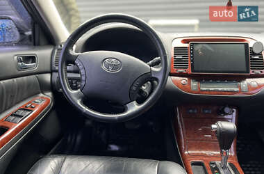 Седан Toyota Camry 2005 в 