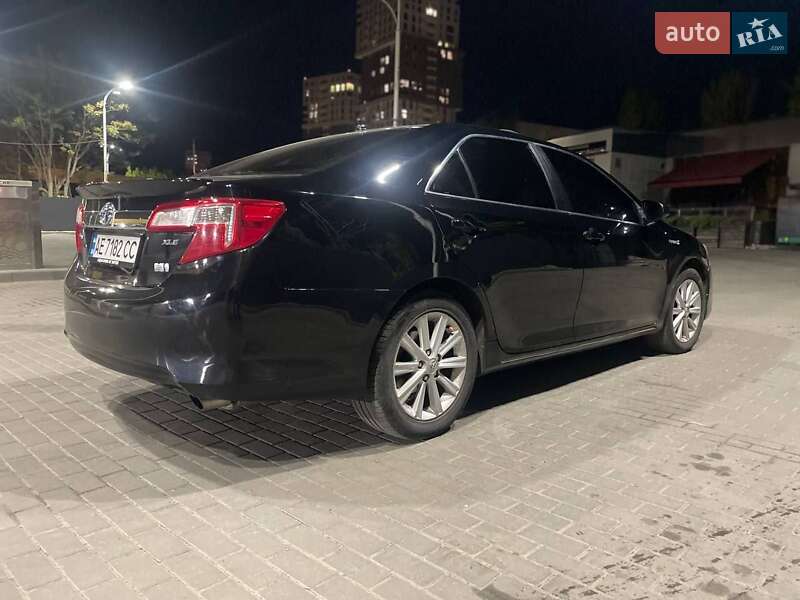 Седан Toyota Camry 2013 в Дніпрі