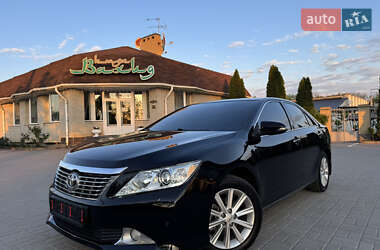 Седан Toyota Camry 2012 в Харкові