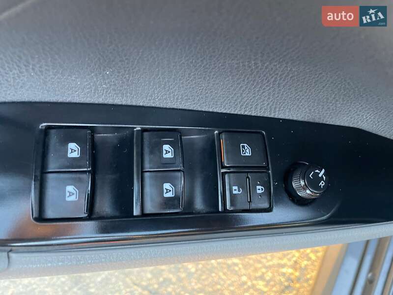 Седан Toyota Camry 2018 в Полтаві