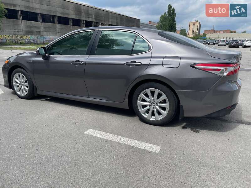 Седан Toyota Camry 2018 в Полтаві