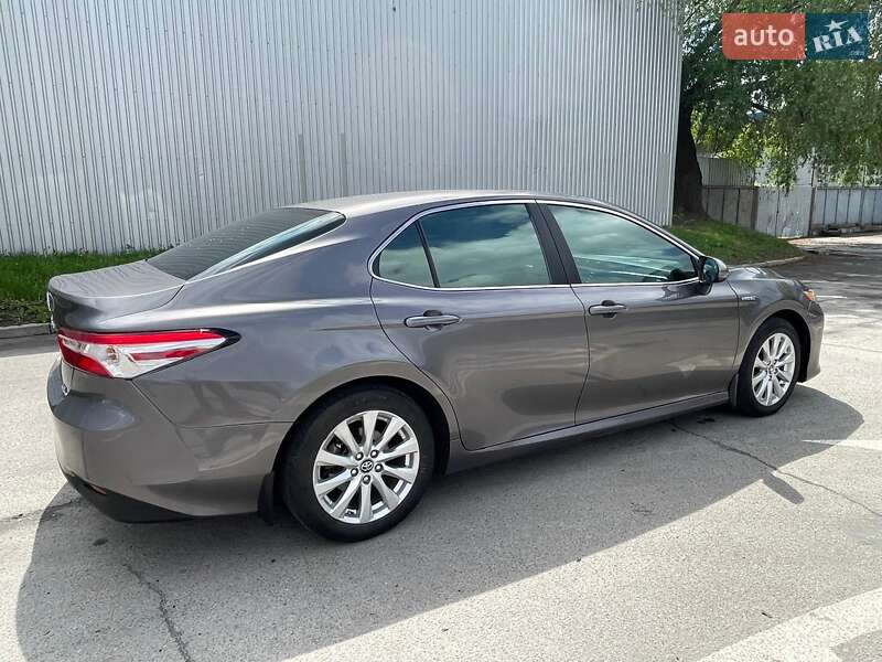Седан Toyota Camry 2018 в Полтаві