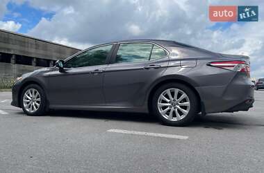 Седан Toyota Camry 2018 в Полтаве