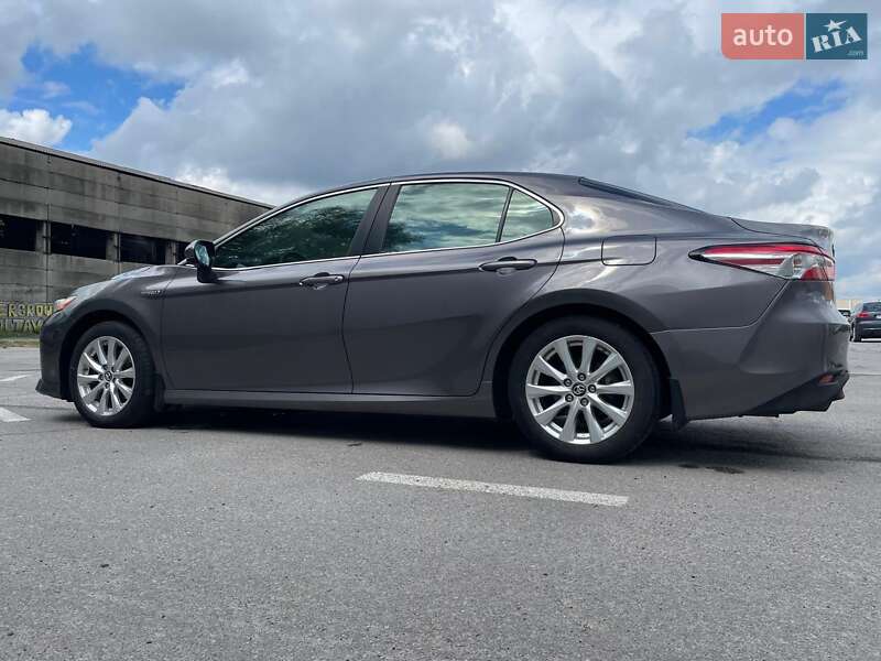 Седан Toyota Camry 2018 в Полтаві