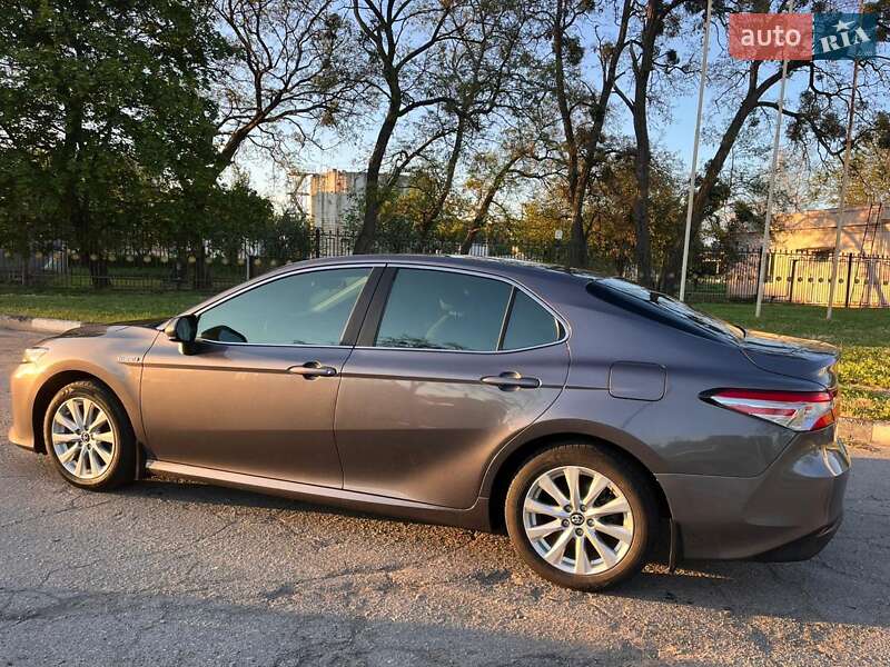 Седан Toyota Camry 2018 в Полтаві