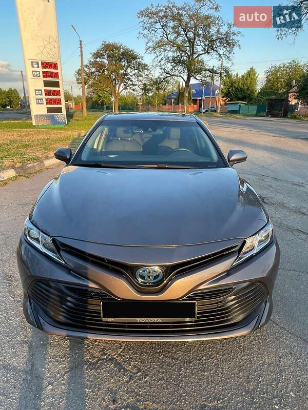 Седан Toyota Camry 2018 в Полтаві