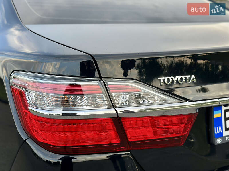 Седан Toyota Camry 2015 в Сумах