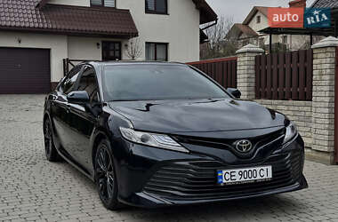 Седан Toyota Camry 2017 в Чернівцях