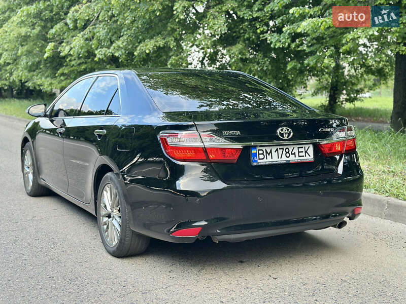 Седан Toyota Camry 2015 в Сумах