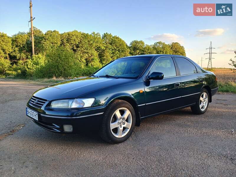 Седан Toyota Camry 1997 в 