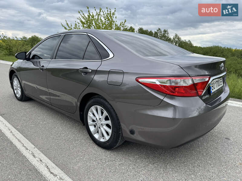 Седан Toyota Camry 2015 в Тернополі