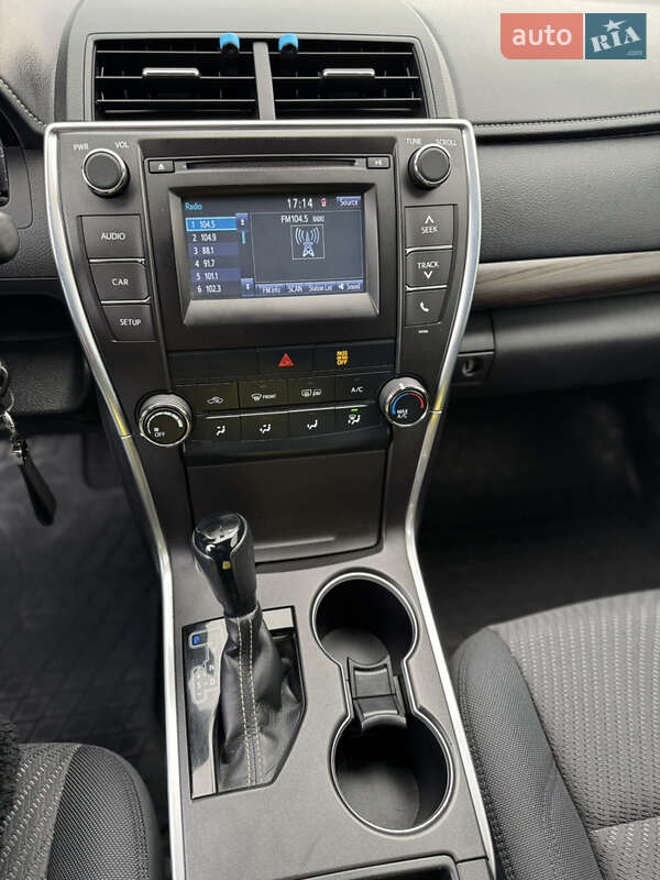 Седан Toyota Camry 2015 в Тернополі