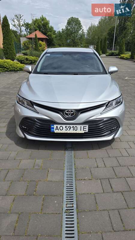 Седан Toyota Camry 2020 в Берегово