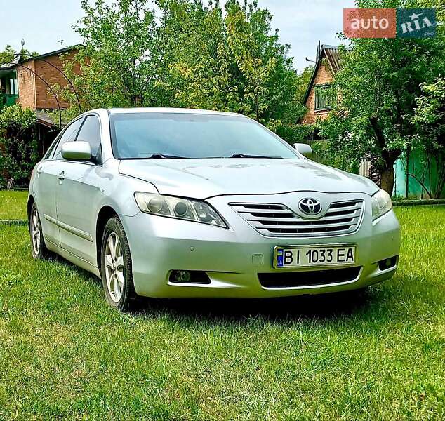 Седан Toyota Camry 2008 в Полтаве