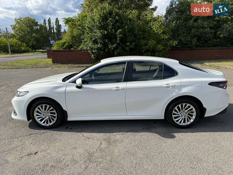 Седан Toyota Camry 2022 в Мукачевому
