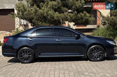 Седан Toyota Camry 2013 в 