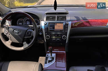 Седан Toyota Camry 2013 в 
