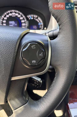 Седан Toyota Camry 2013 в 