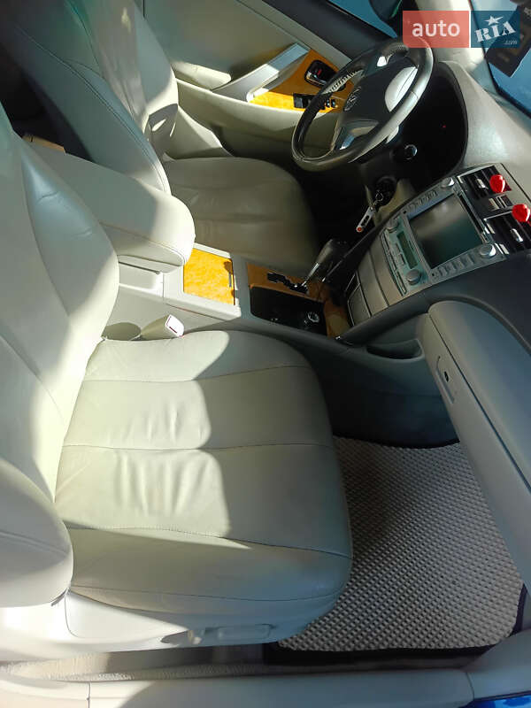 Седан Toyota Camry 2007 в Чернівцях