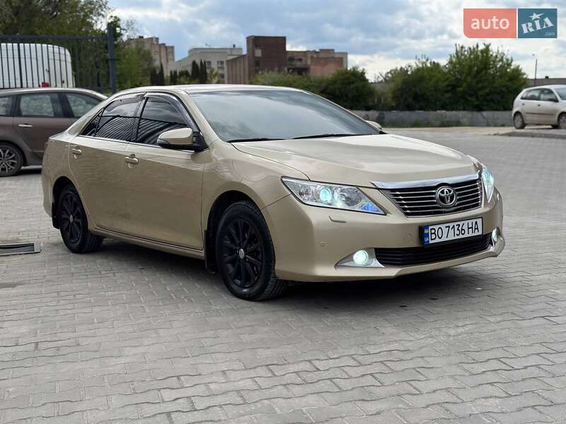 Toyota Camry 2012