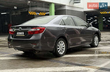 Седан Toyota Camry 2012 в 