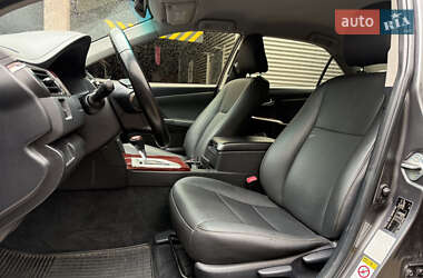 Седан Toyota Camry 2012 в 