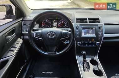 Седан Toyota Camry 2015 в 