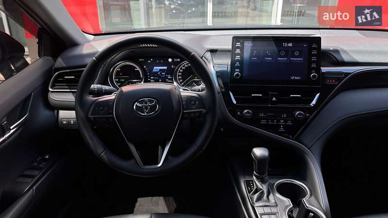 Седан Toyota Camry 2024 в Кривому Розі