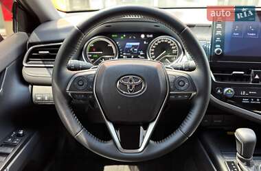Седан Toyota Camry 2024 в 