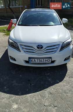 Седан Toyota Camry 2009 в Киеве