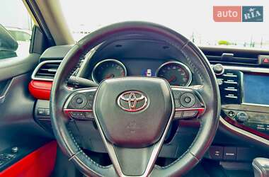 Седан Toyota Camry 2018 в 