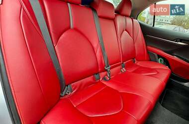 Седан Toyota Camry 2018 в 