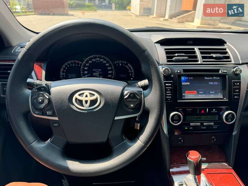 Седан Toyota Camry 2012 в Луцьку