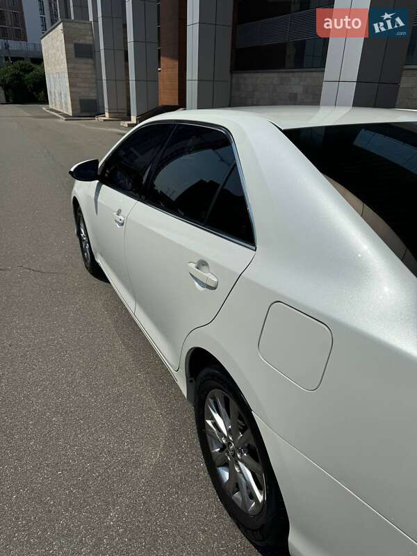 Седан Toyota Camry 2012 в Луцьку