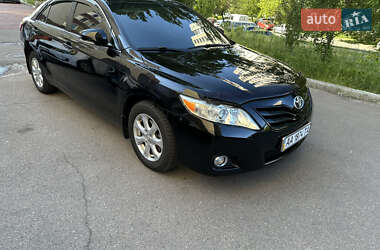 Седан Toyota Camry 2010 в Києві