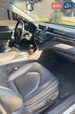Седан Toyota Camry 2019 в 