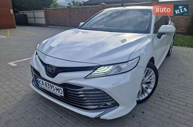 Седан Toyota Camry 2020 в Виннице