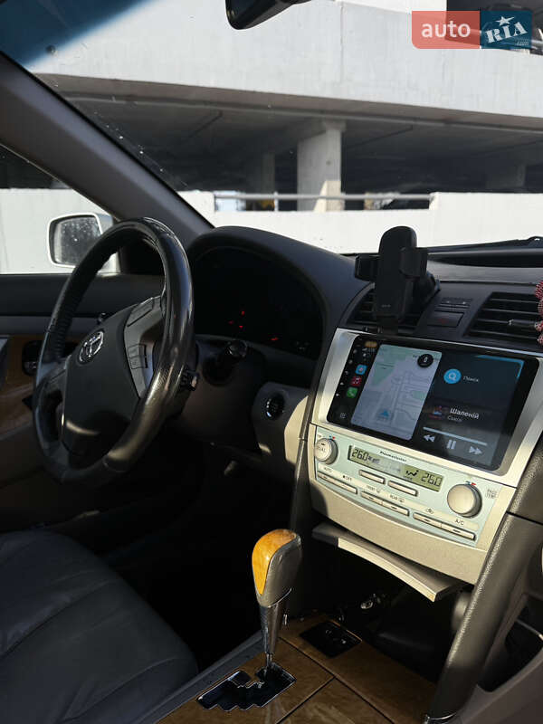 Седан Toyota Camry 2006 в Киеве