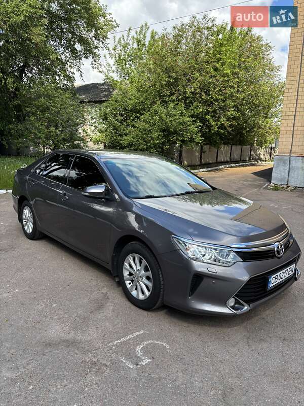 Седан Toyota Camry 2016 в Чернігові