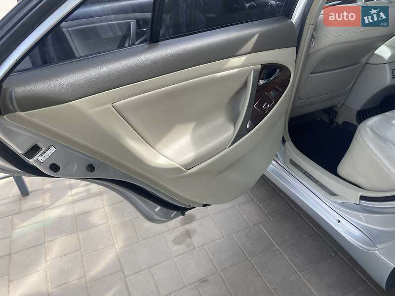 Седан Toyota Camry 2007 в Кривому Розі