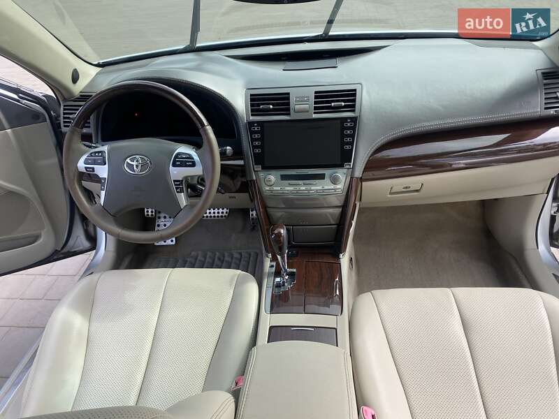 Седан Toyota Camry 2007 в Кривому Розі