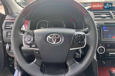 Седан Toyota Camry 2014 в 